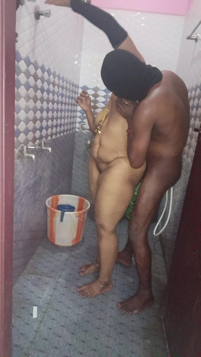 Reshmahotever: Tamil hot moglie scopata e danza in bagno