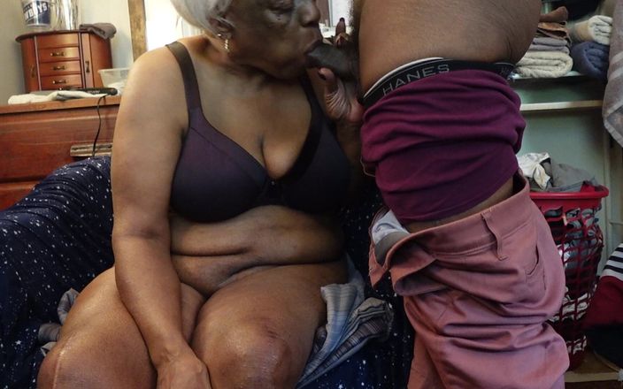 Chuck and Rob Doe: Nenek rob nyepong kontol