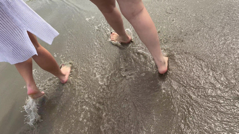 Couple dna: Am strand luden meine frau und ich ein strandmädchen ein,...
