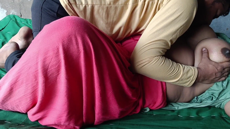 Yourgeeta8899: Młoda desi wiejska dziewczyna osiągnęła orgazm podczas seksu, energiczny seks...