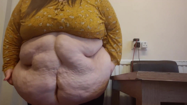 SSBBWLadyBrads: Belly lifts and table drops with slaps