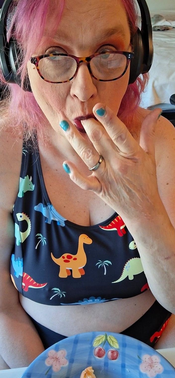Princess Udders: Dinosaur Girl Eats Breakfast!