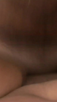 Si rambut coklat dengan tetek besar suka memberikan blowjob dan kongkek panjang # 3