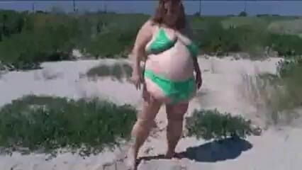 BBW nurse Vicki adventures with friends: La vengeance de Susan facesitting, pets et adoration du cul !