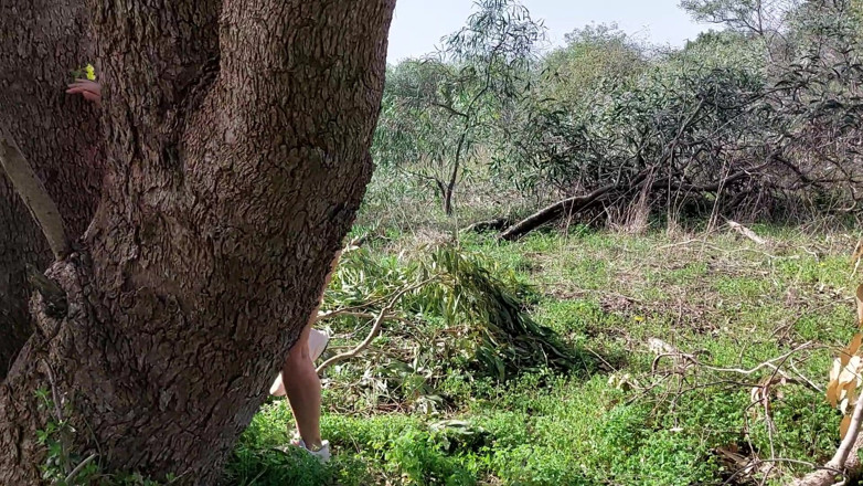 martinawest: Donna Matura Vaga Nuda Nei Boschi Alla Ricerca Di Un...