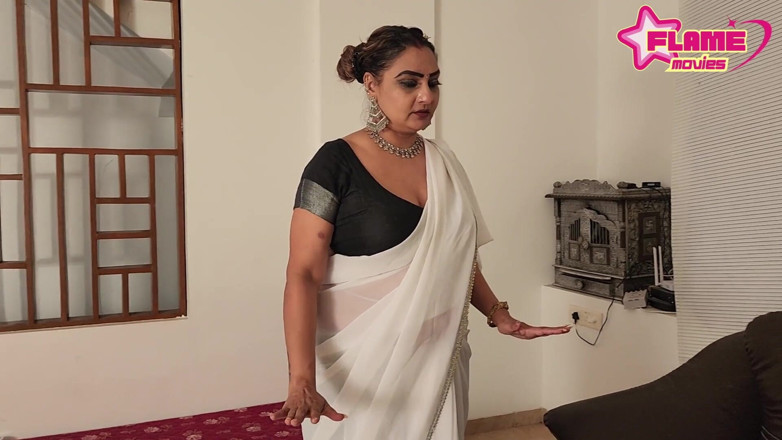 DesiHeat Studio: Bihari Bhabhi Sex with Desi Boy (hindi Audio)