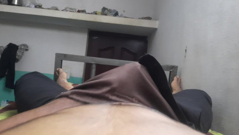 Wheyincognito: セクシーなシックスパックの少年が部屋でマスターベーションしている