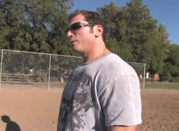 Watch Dirty Movies: Возбужденная чирлидерша в тройничке: лизание пальцами и долбежка члена в тройной дырке