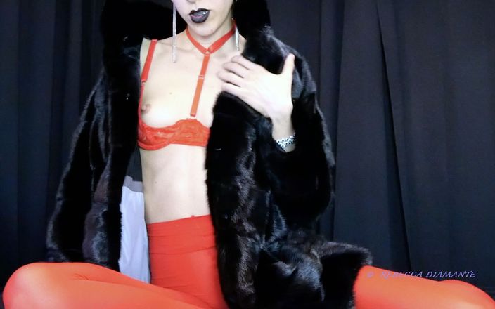 Rebecca Diamante Erotic Femdom: Mink fur e adoração de peitos pequenos