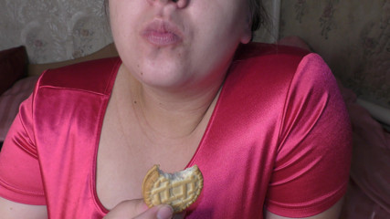 Milky Mari: Cheating wife with a big boobs eats cum covered cookies -...