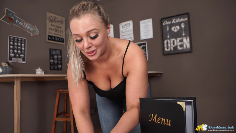DownblouseJerk: Décolleté dans un café - coaching masturbatoire