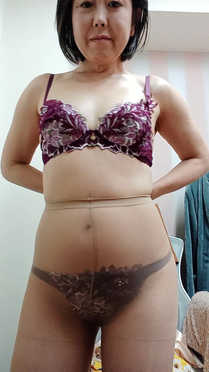 Mayumi Kanzaki: Video O Převlékání