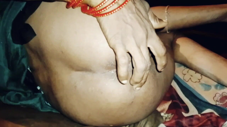 Deshi girl 9: インドの美女の尻と秘部は吸い取られた