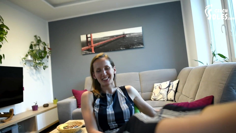 Czech Soles - foot fetish content: Une agent immobilier profite du fétichisme des pieds de son...