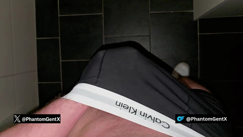 PhantomGentX: Padrastro alemán te ordena que te corras en sus boxers...