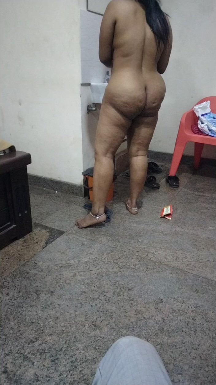 Tamil lesbian: Festa nuda