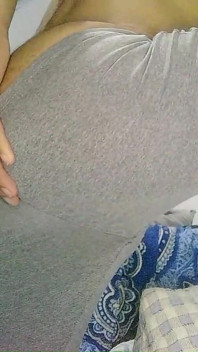 Chlupatý nezbedný předvádí