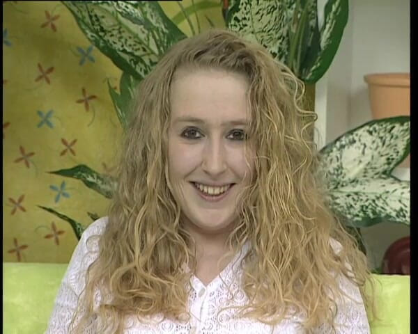 YOUR FIRST PORN: Sandra Befriedigt Dreimal Ihre muschi - 桑德拉满足阴户三次