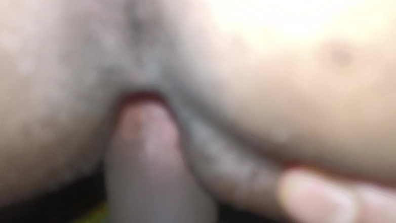 XXX Nepal: Jak penis dostaje się do ciasnej pochwy nastolatka.