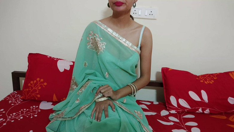 Saarabhabhi6: Macecha šuká svého nevlastního syna při studiu s velkým ptákem s čistým...