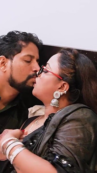 Bhabhi berkongkek dengan tukang paipnya