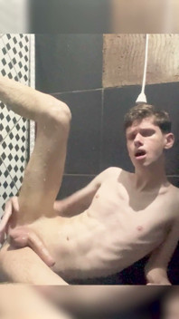 Kedoimath - a Twink Ready to Get Fucked in the Shower
