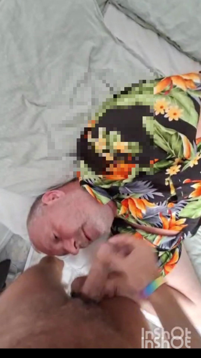 Mozzbear: Daddy's Giving Me a Nice BJ