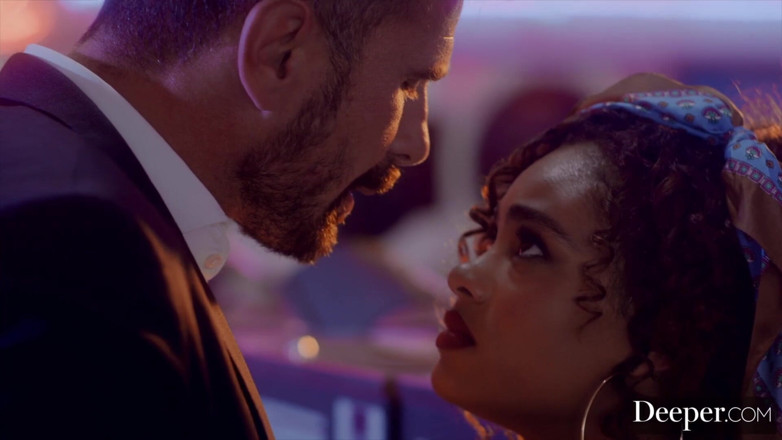 Deeper: Dieper. Sugar Baby Scarlit heeft een gepassioneerde ontmoeting met ex