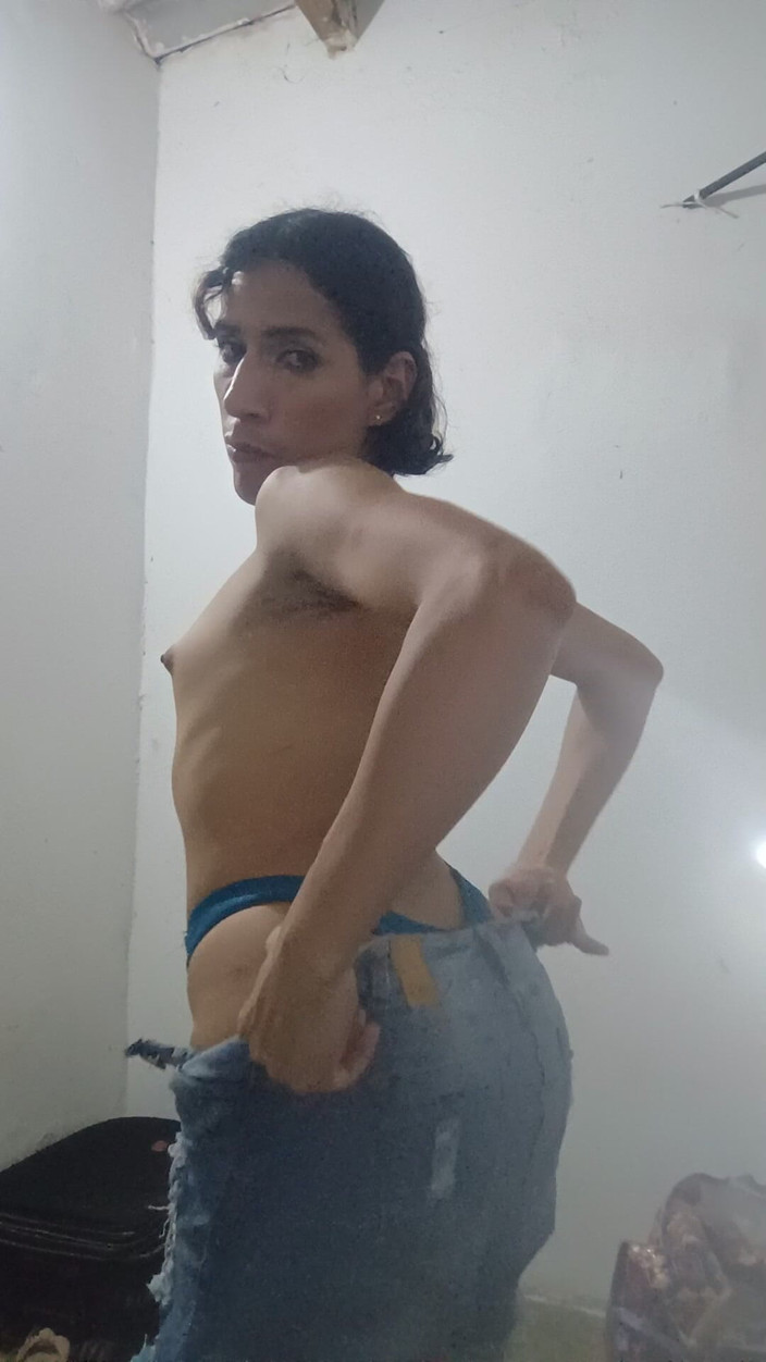 Femboy from Colombia: Dans I Morse Och Igen För Ty
