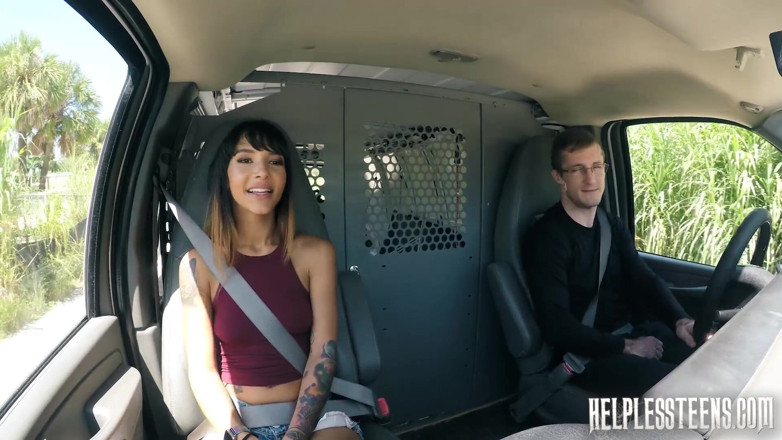 Helpless Teens: Kitty Carrera - dikat, dicked och dominerad