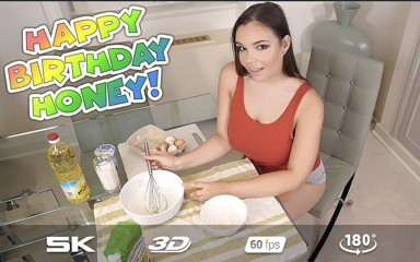 RealJam VR: Özel doğum günü pastası