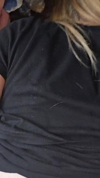 Ragazza di 18 anni scopata all'aperto durante il tuono