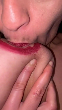 mere stanon ka doodh choosna w lipstick areola