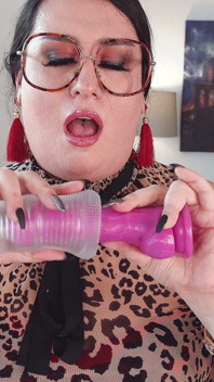 İri güzel kadın travesti sert ve azgın