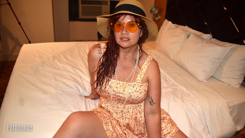 Gentleman Porno: Mami Colombia dalam Sundress comel bermain dengan besar