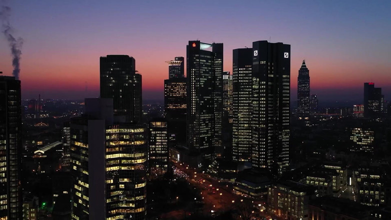 We love fucking XXX: Sodomie à l’arrêt plusieurs bites pour une salope