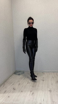 Mistress in Leather, Humiliation, Sph