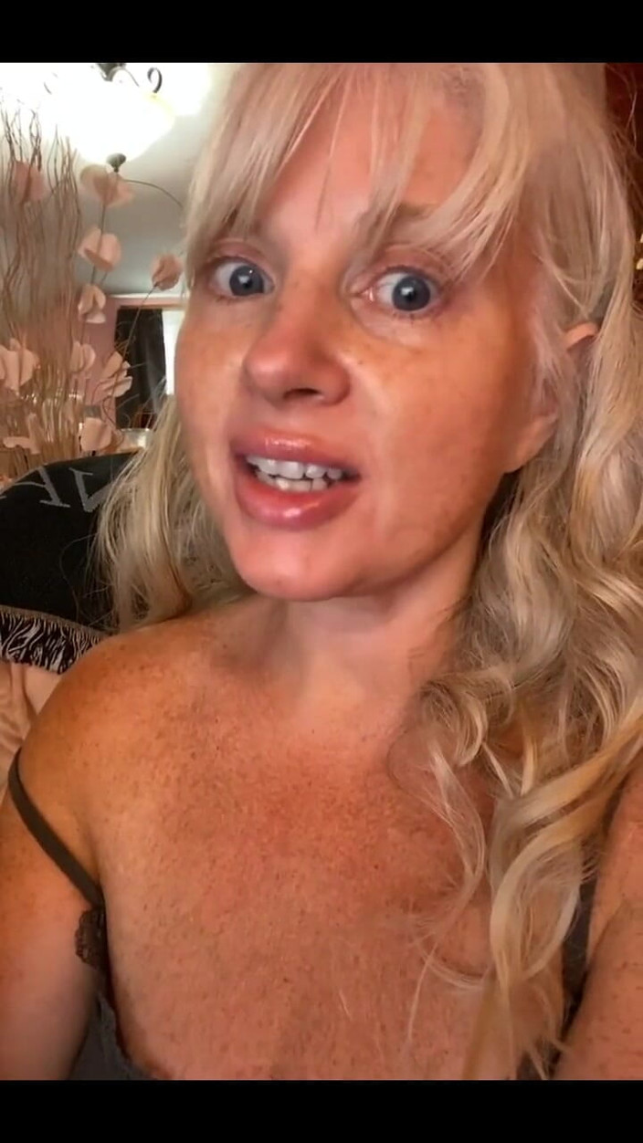 PaintedRose: Rất giỏi trong việc giấu đồ.