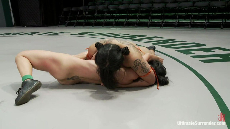 Ultimate surrender by Kink: Tia "jade" Ling (2-0) Vs il drago (2-0)