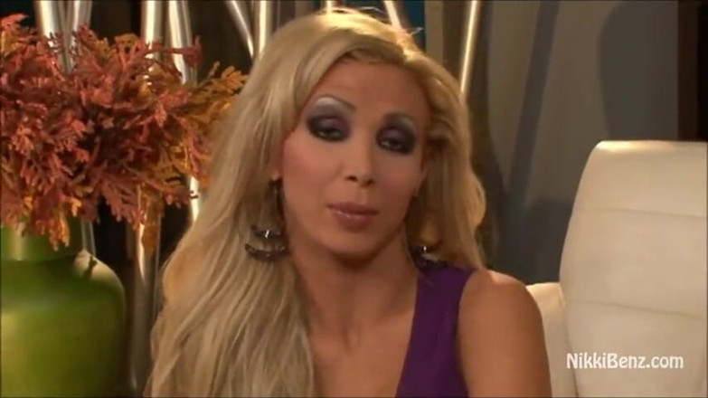Nikki Benz: Nikki Benz wants jizz on her tits