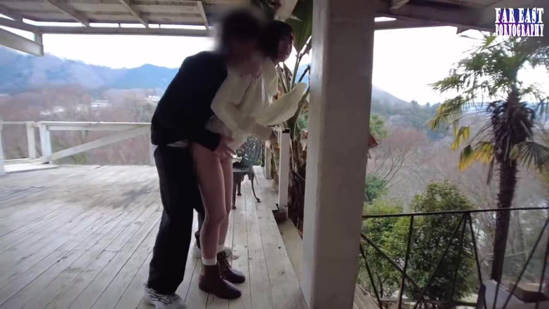 Far East pornography: Wet-znak wędrować, jak ona pozostawia błyszczący niegrzeczny szlak, gdziekolwiek się...