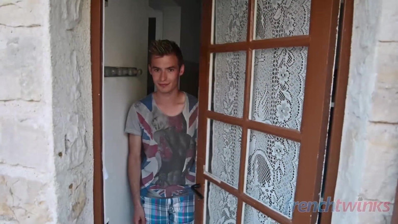 French twinks: Bagnami di sborra ragazzo se puoi