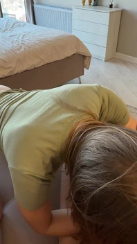 Moje nevlastní sestra chce získat práci, ale dostala drsný sex a sperma v kundičce