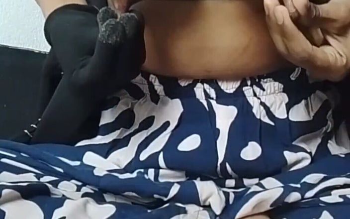 Virtual king: My Arabian Step Sister Masturbate