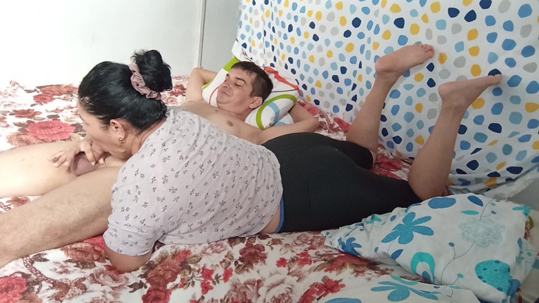 Valkyrieandluigy: Chupando deitado