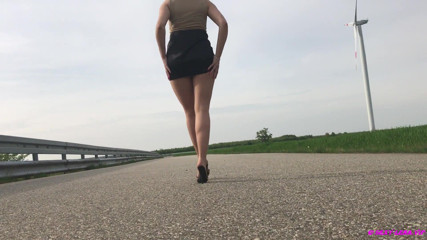 Goddess Lena: Plimbare cu catâri și ciorapi