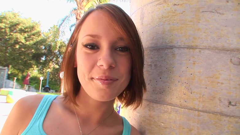 Big Dong Pleasures: Una ragazza sexy con un corpo perfetto viene sbattuta sul...