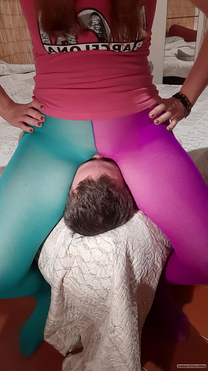 goddess82: Enterrado debaixo da minha buceta na meia-calça!