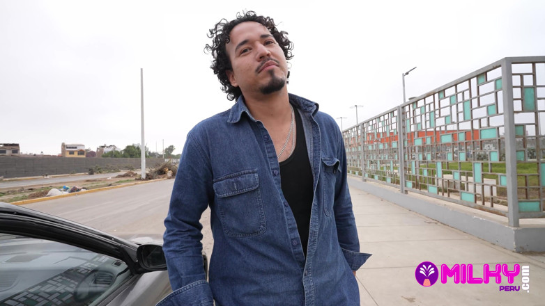 Milky Peru: Youtuber Luisito Tefornica unboxes Kari Love's grote kont ... Verschrikkelijk storend...