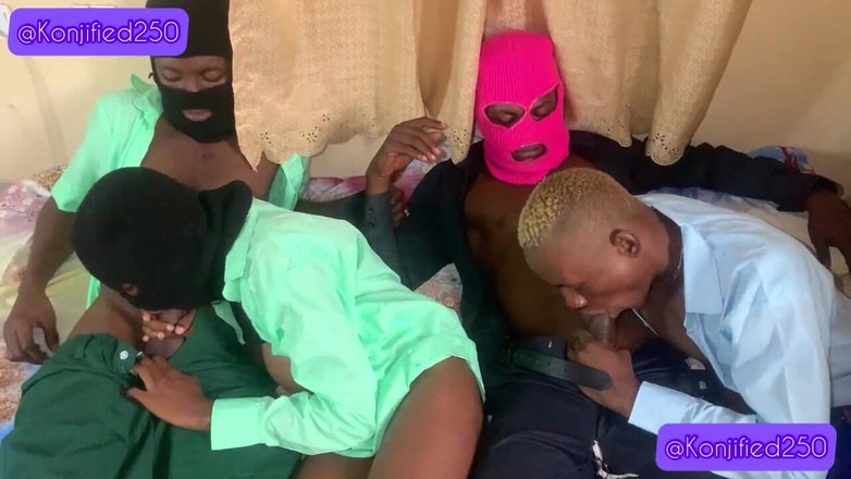 Konjified250: Bisexuální čtyřka se 3 studenty a jejich učitelem